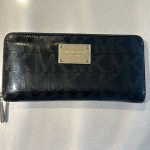 Micheal Kors wallet